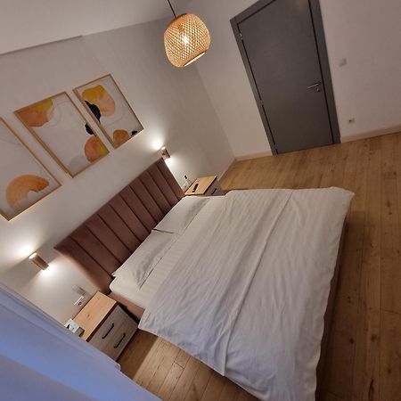 Ultra-Central 1 Bed Apartment, Str Nicolae Iorga Nagybánya Kültér fotó