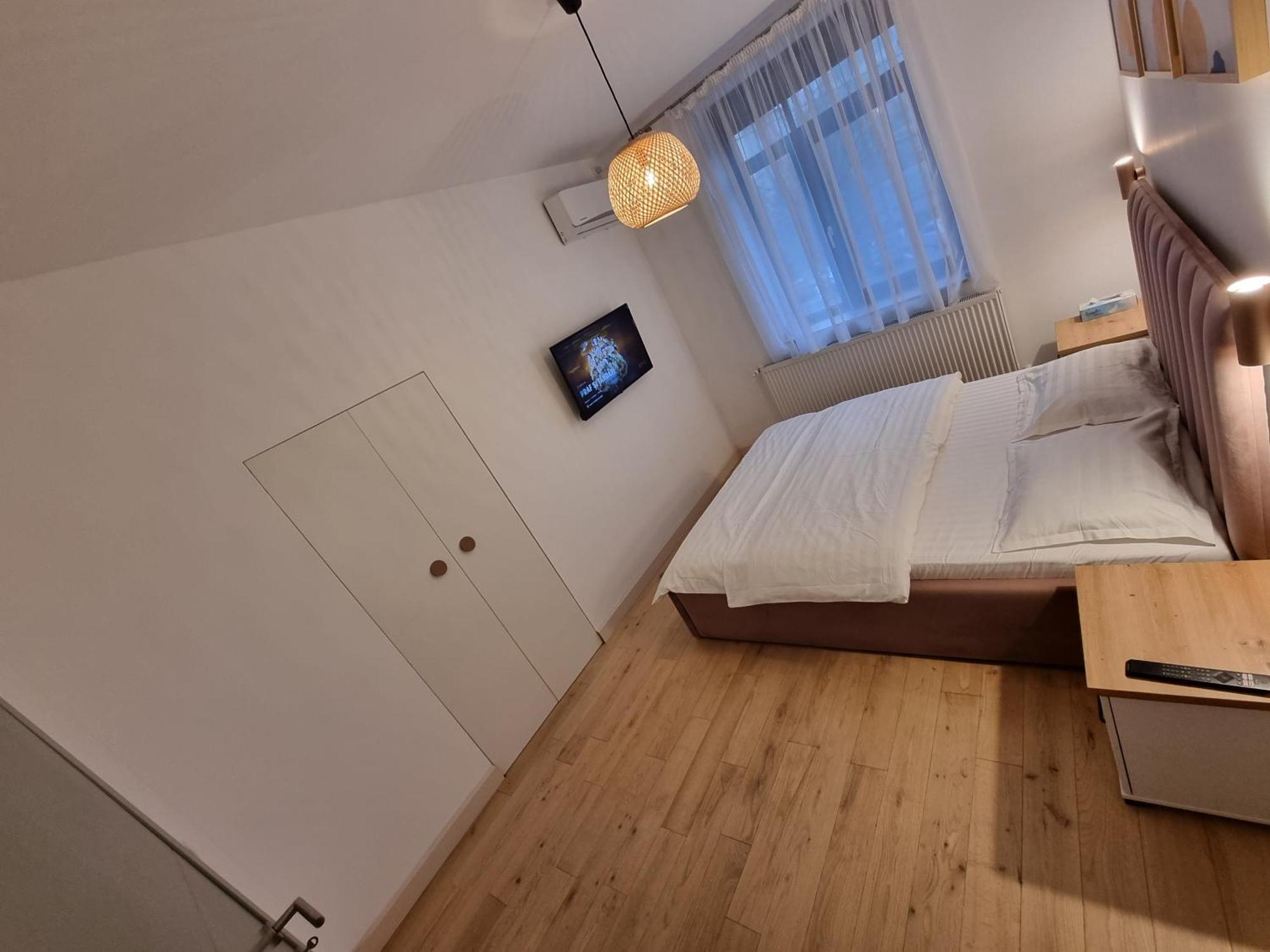 Ultra-Central 1 Bed Apartment, Str Nicolae Iorga Nagybánya Kültér fotó
